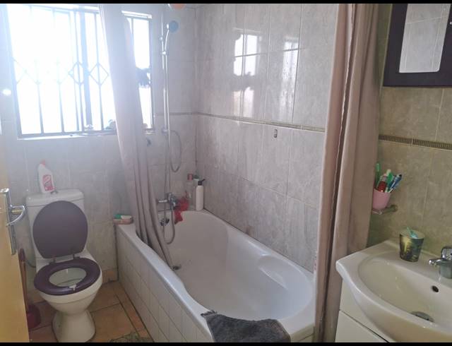 3 BEDROOM FREEHOLD FOR SALE IN BIRCH ACRES